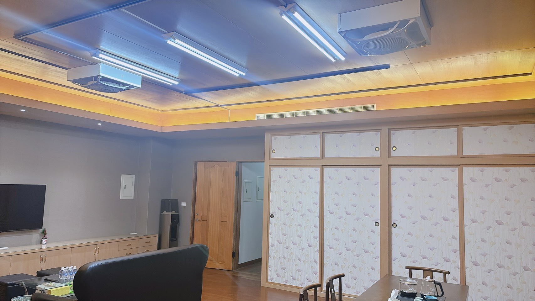 哈布童鞋台中旗艦店總部